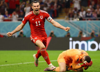 Gareth Bale salva a Gales de caer ante EU en su regreso al Mundial