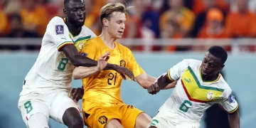 Holanda sufre pero vence 2-0 a Senegal en apretado partido