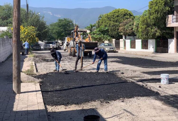 Mejora Gobierno Municipal entorno urbano en colonias y ejidos de Victoria
