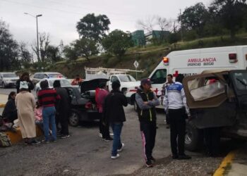 Cinco lesionados en accidente en Avenida del Estudiante