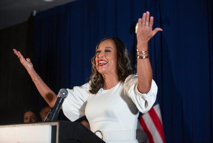 Simpatizantes de Trump impulsaron triunfo de Mónica de la Cruz en Sur de Texas