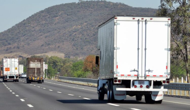 Hackeo a SICT afecta cadena de suministro; alertan transportistas