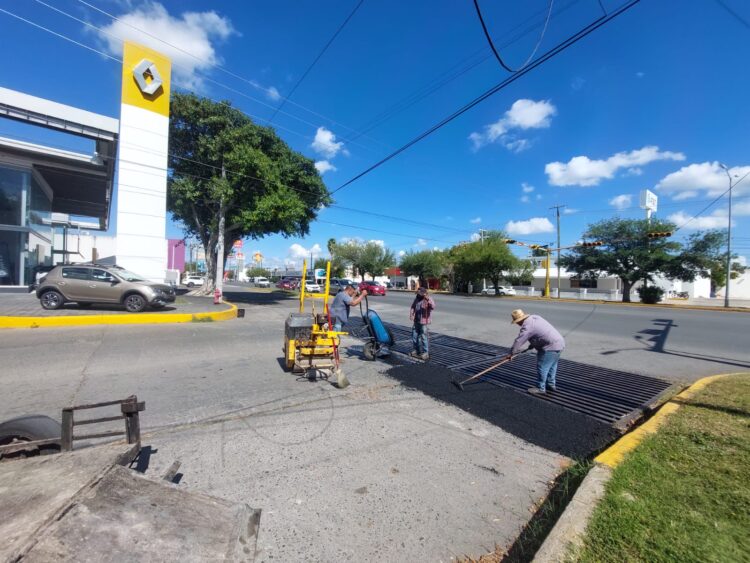 Repara Gobierno Municipal avenidas  secundarias en 5 colonias de Victoria