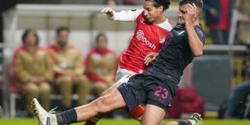 Diego Lainez y Jesús Angulo, apuntarían a quedar fuera de Qatar 2022