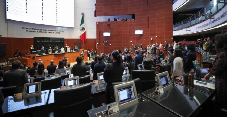 Pleno del Senado aprueba más vacaciones para obreros en México