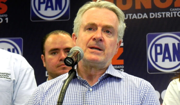 Reforma constitucional en materia electoral no se decide por una encuesta: Creel