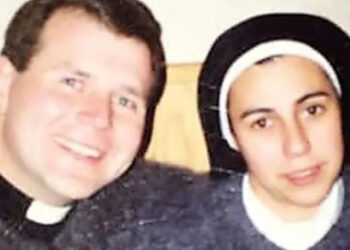 Cura se enamora de monja y renuncian para vivir historia de amor