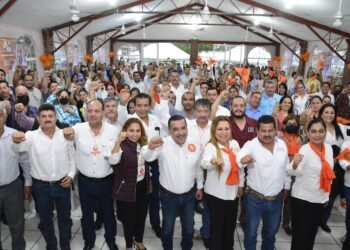 Hace Abelardo campaña incluyente con el Magisterio