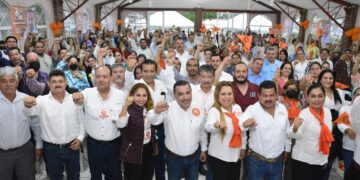 Hace Abelardo campaña incluyente con el Magisterio