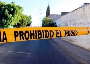 Mata a jovencita y vecinos lo golpean en la Ciudad de México