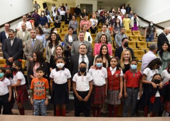 Presenta TRIELTAM obra literaria “Tres Cartas del Rey”