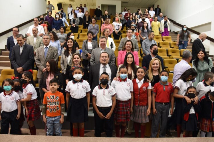 Presenta TRIELTAM obra literaria “Tres Cartas del Rey”