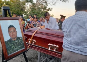 Dan último adiós a soldado altamirense que murió en accidente carretero