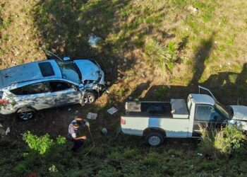 Cuatro lesionados en choque de camionetas