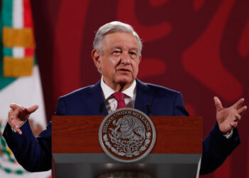 Pide López Obrador a ‘corcholatas’ evitar conflictos y no pelear