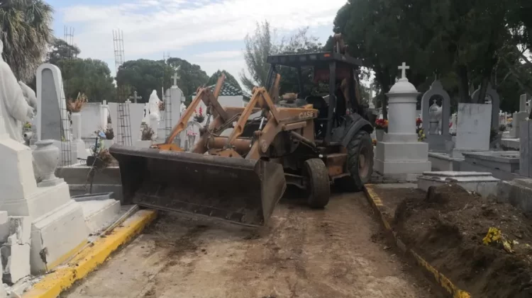 Máquina le aplasta las piernas