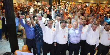 Toman protesta a 500 promotores de Abelardo Ibarra, candidato a dirigir Sección 30 del SNTE