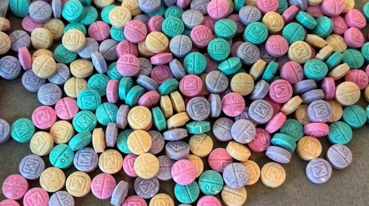 Más de 100 mil muertes por consumo de fentanilo este año en EU