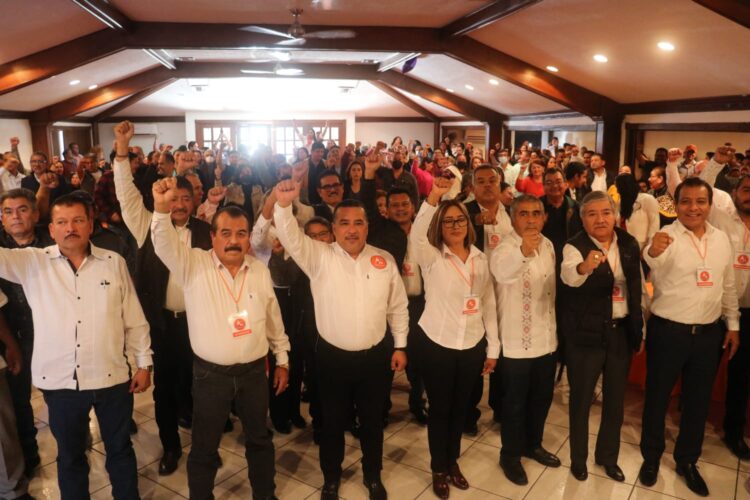 Propone Abelardo Ibarra ampliar beneficios sindicales al magisterio