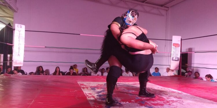 Obtiene Black Faller cinturón como campeón de Victoria