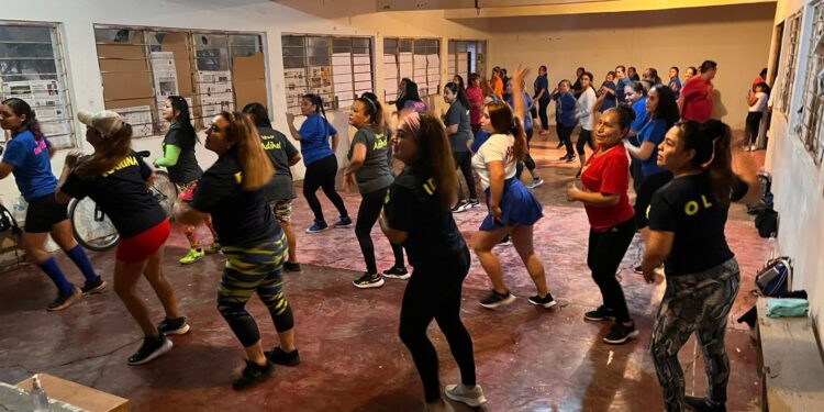 Tiene Daniela Breese espectacular 11 Aniversario de activación física