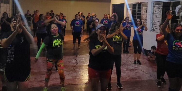 Tiene Daniela Breese espectacular 11 Aniversario de activación física