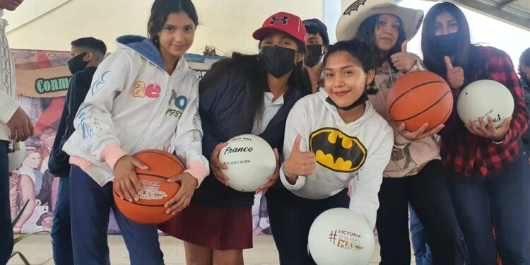 Entrega Municipio material deportivo a Secundaria General Federalizada 3