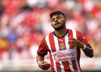 Alexis Vega y Roberto Alvarado reportarán con Chivas la próxima semana