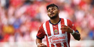 Alexis Vega y Roberto Alvarado reportarán con Chivas la próxima semana