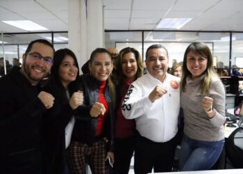 Va Abelardo por más aguinaldo para maestros