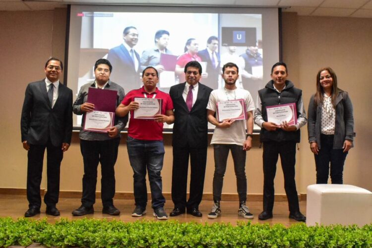 Felicita SET a estudiantes tamaulipecos ganadores del Concurso Nacional de “Spelling Bee”
