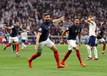 Francia derrota 2-1 a Inglaterra en cuartos de final 