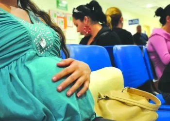 Aprueban subsidio de maternidad por 84 días, en una sola exhibición y desde el inicio de la incapacidad