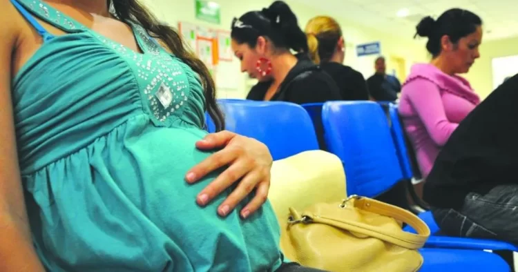 Aprueban subsidio de maternidad por 84 días, en una sola exhibición y desde el inicio de la incapacidad
