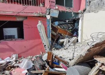 Explosión en casa lesiona a dos empleados en Nuevo Laredo