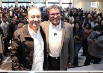 Acompañado por Alfonso Durazo, reciben en Sonora entre aplausos a Ricardo Monreal