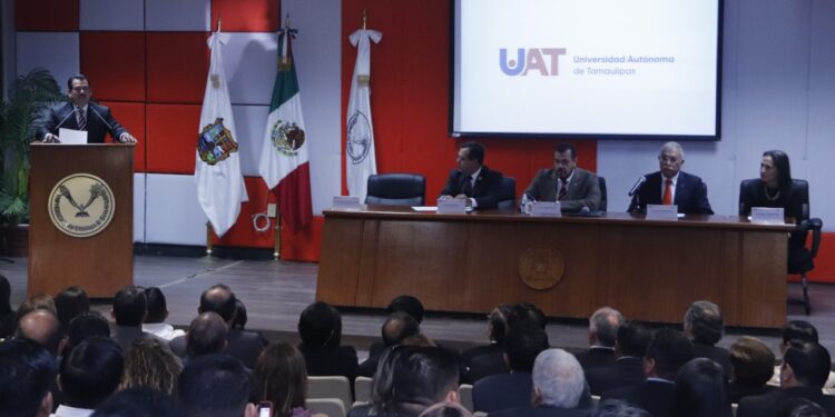  Edy Izaguirre asume la Dirección de la Facultad de Derecho Victoria de la UAT