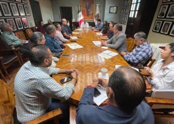 Recursos de Repuve se aplicarán en rehabilitación de tres vialidades, anuncia SEDUE en reunión de gabinete