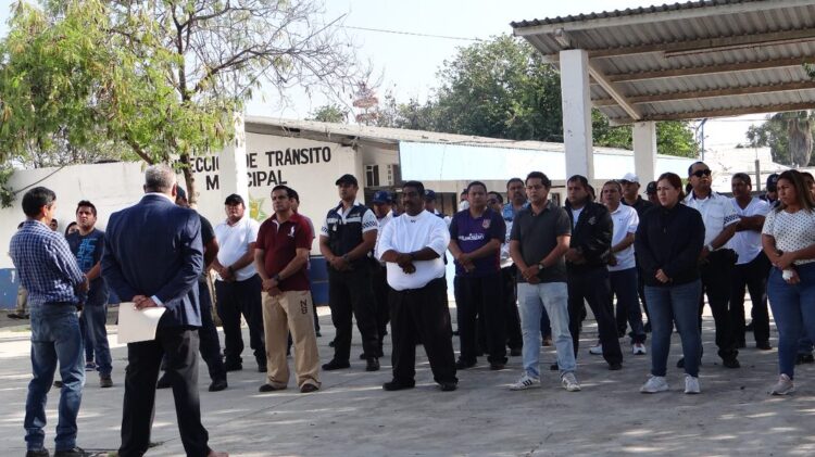 Imparten plática a elementos de Tránsito de Victoria sobre atención a paisanos