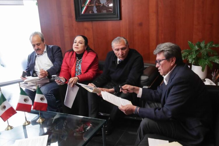 Monreal entrega a SEGOB 21 bloques de inconsistencias en dictamen de reforma electoral