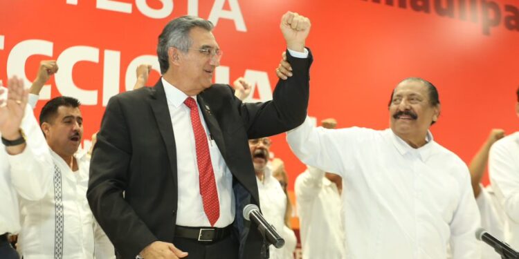 Aguinaldo de maestros está garantizado, dice gobernador Villarreal al felicitar a Arnulfo Rodríguez