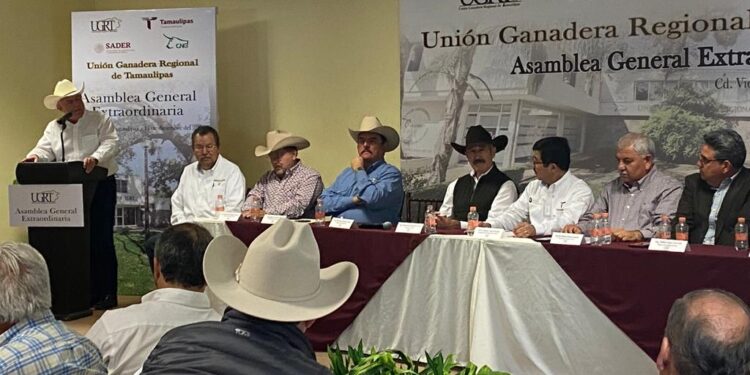 Rinde protesta José Guerrero Gamboa como líder de ganaderos en Tamaulipas