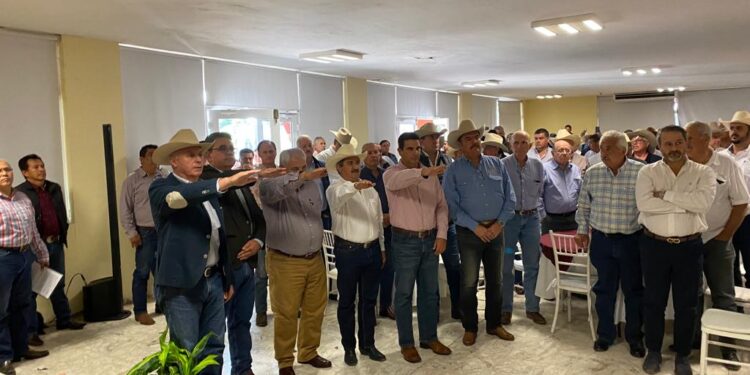 Rinde protesta José Guerrero Gamboa como líder de ganaderos en Tamaulipas