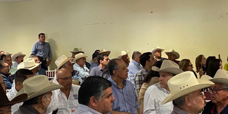 Rinde protesta José Guerrero Gamboa como líder de ganaderos en Tamaulipas