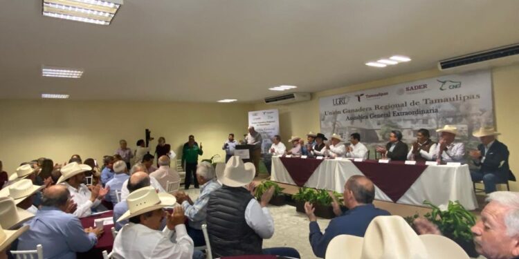 Rinde protesta José Guerrero Gamboa como líder de ganaderos en Tamaulipas