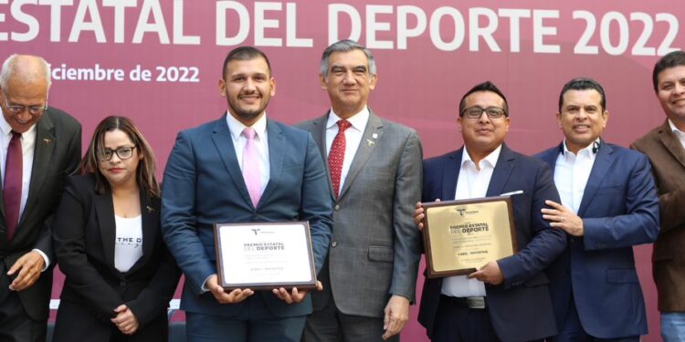 Entrega gobernador Premio Estatal del Deporte 2022 y les refrenda su apoyo