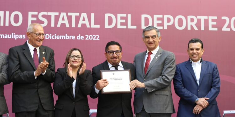 Entrega gobernador Premio Estatal del Deporte 2022 y les refrenda su apoyo