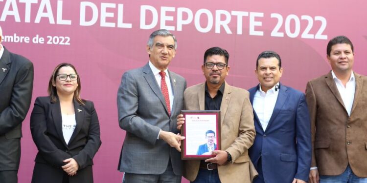 Entrega gobernador Premio Estatal del Deporte 2022 y les refrenda su apoyo