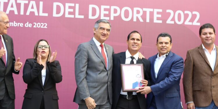 Entrega gobernador Premio Estatal del Deporte 2022 y les refrenda su apoyo