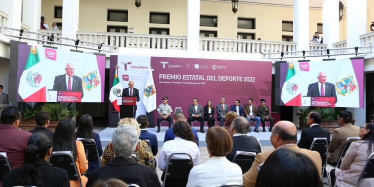 Entrega gobernador Premio Estatal del Deporte 2022 y les refrenda su apoyo